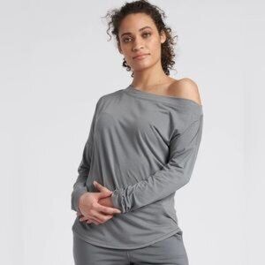 Universal Standard Dolci off the shoulder long sleeve Sage M